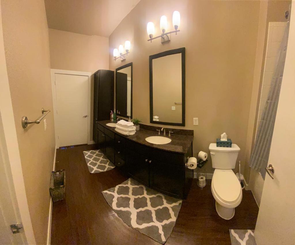 Luxury 1Br Condo Wbalcony - Galleriariver Oak 休斯敦 外观 照片